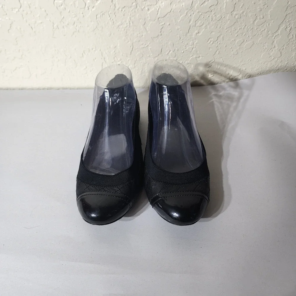 Tory Burch Black Quilted Leather‎ Patent Cap Toe Ballet Flats Gold Logo 6.5M